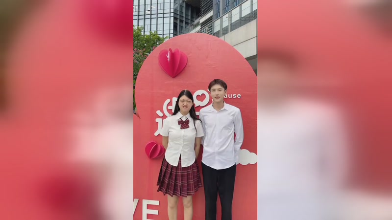 大树和小婷在一起了两人好幸福啊祝福他们！